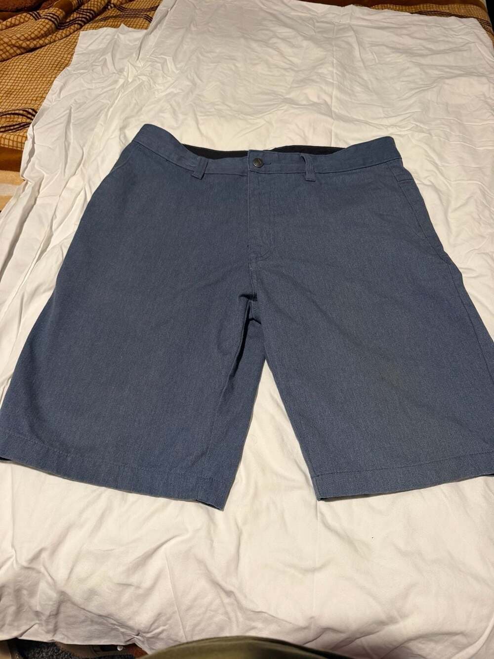 Volcom Chino Shorts Size 33 Blue Flat Front Casual. 0002